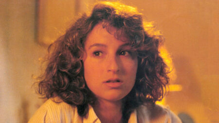 Astro de Hollywood disse a Jennifer Grey que ela jamais conseguiria papel em Dirty Dancing Jennifer Grey em cena de Dirty Dancing Reproducao Youtube