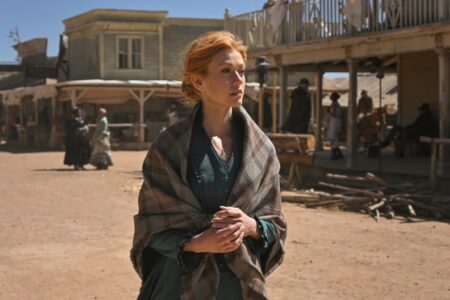 Abby Walker (Katherine McNamara) em Walker: Independence (Reprodução)
