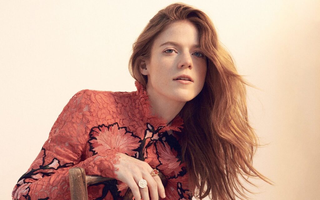 Estrela de A Mulher do Viajante no Tempo aborda sentimentos confusos de sua personagem Rose Leslie Reproducao Facebook