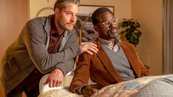 Kevin (Justin Hartley) e Randall (Sterling K. Brown) em This is Us