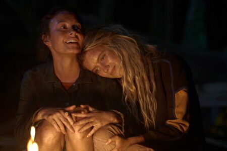 Toni e Shelby em cena de The Wilds Divulgacao Prime Video