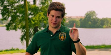 Adam Devine é Bumper em A Escolha Perfeita (Reprodução)