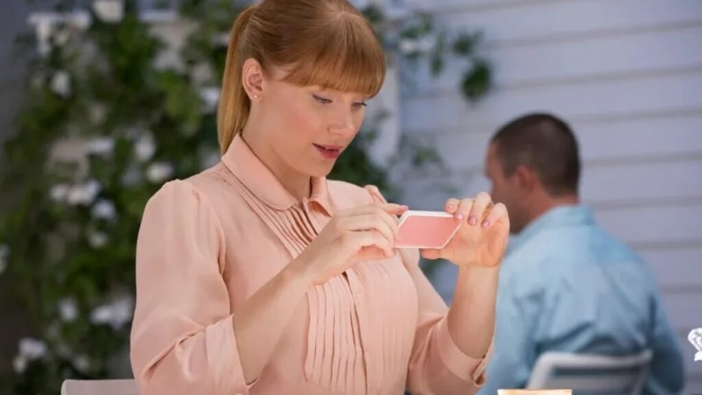 Black Mirror tem nova temporada confirmada, diz site Bryce Dallas Howard em Black Mirror (Reprodução)