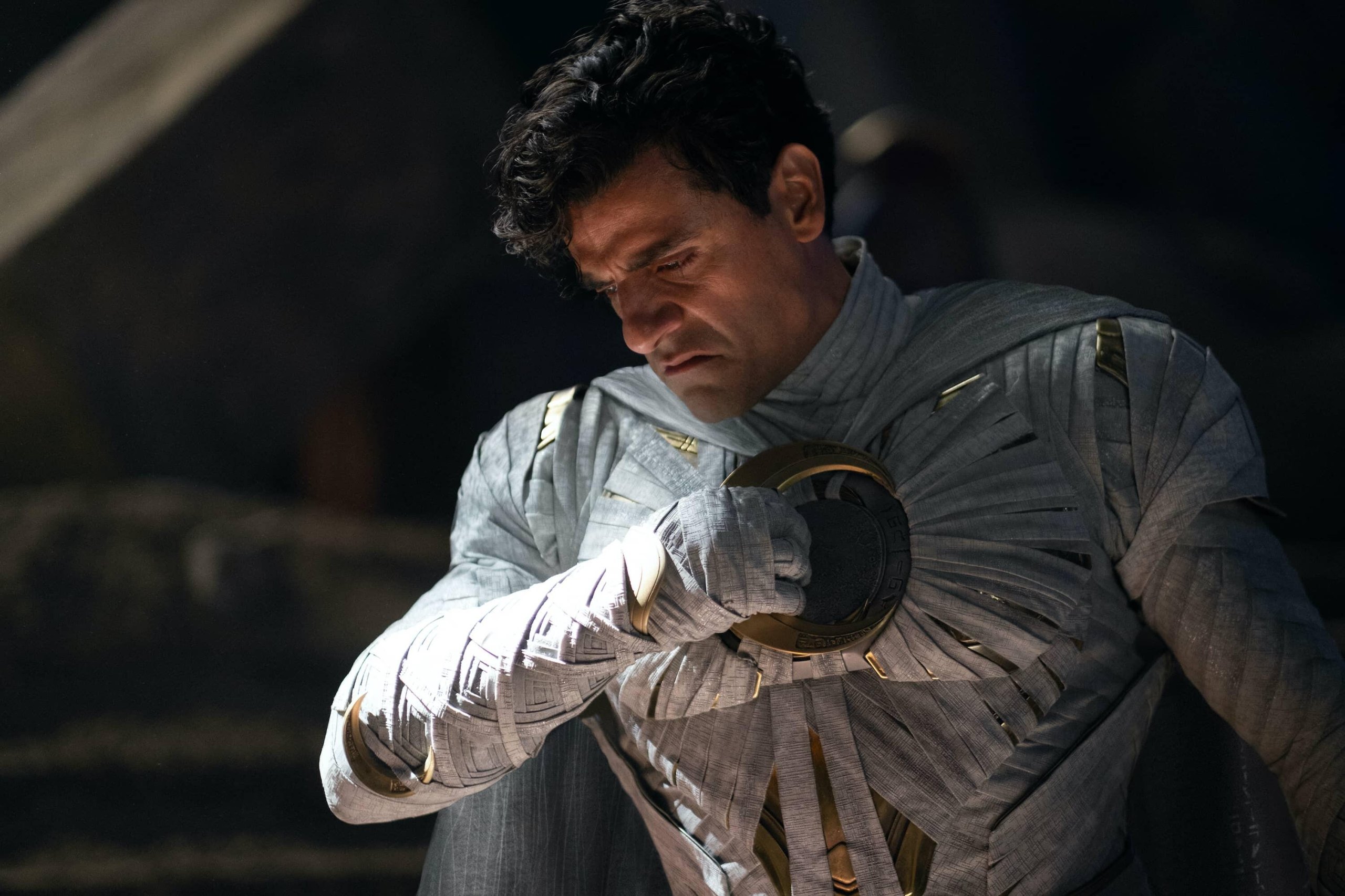 Oscar Isaac em Cavaleiro da Lua (Reprodução / Disney+)