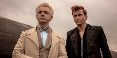Michael Sheen adianta o que esperar de Aziraphale na 3ª temporada de Good Omens Michael Sheen como Aziraphale e David Tennant como Crowley em Good Omens (Reprodução / Prime Video)