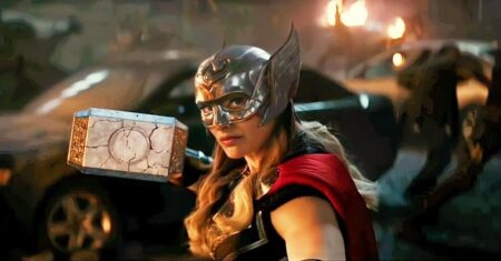 Natalie Portman quer um crossover com a Capitã Marvel Poderosa Thor (Natalie Portman) em Thor: Amor e Trovão (Reprodução / Marvel)