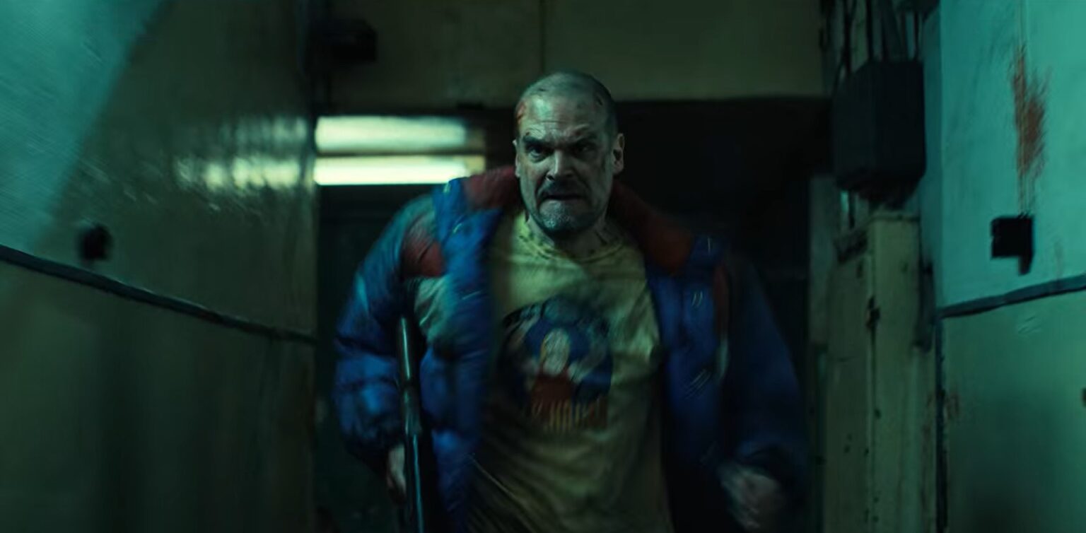 Temporada final de Stranger Things ainda demora, garante ator David Harbour é Hopper em Stranger Things (Reprodução)