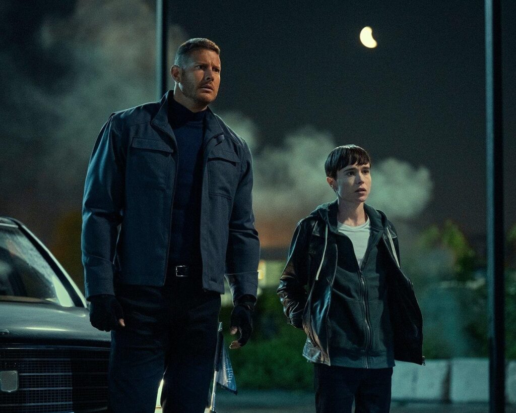 Luther (Tom Hopper) e Viktor (Elliot Page) em The Umbrella Academy (Divulgação / Netflix)