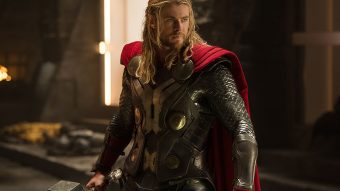Thor (Chris Hemsworth) em Thor Amor e Trovão
