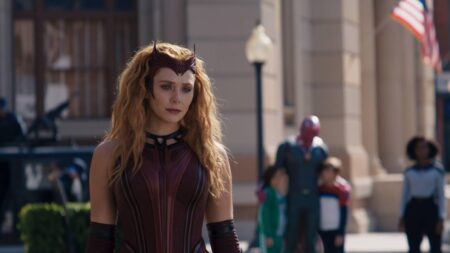 Elizabeth Olsen como Wanda Maximoff em WandaVision