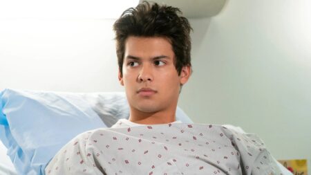 Xolo Maridueña como Miguel Diaz em Cobra Kai (Reprodução / Netflix)