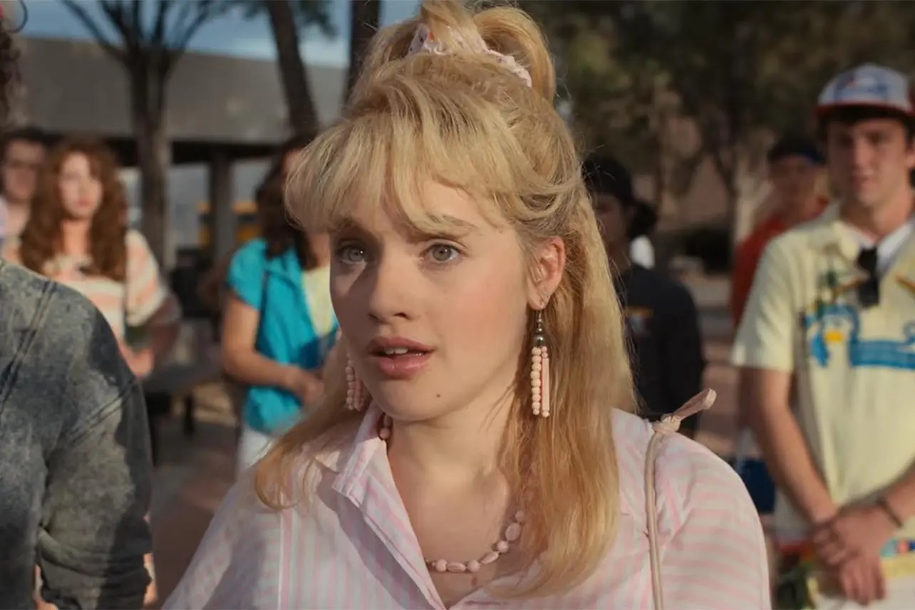 Angela Elodie Grace em Stranger Things Reproducao 1