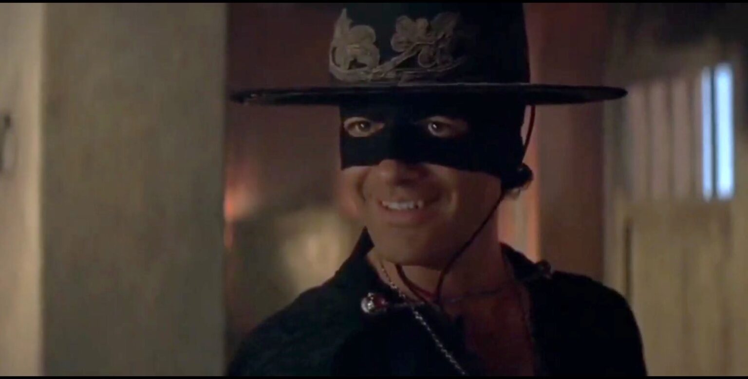 Antonio Banderas pediu Tarantino para desenvolver crossover de Zorro e Django Antonio Banderas como Zorro em A Máscara do Zorro (Reprodução/Youtube)