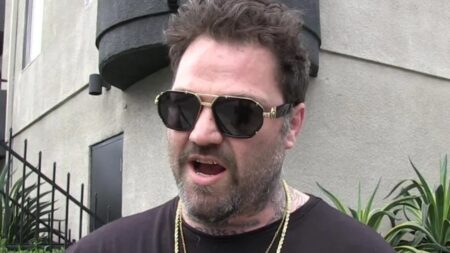 Depois de fugir da reabilitação, Bam Margera é encontrado e internado novamente Bam Margera (Reprodução)