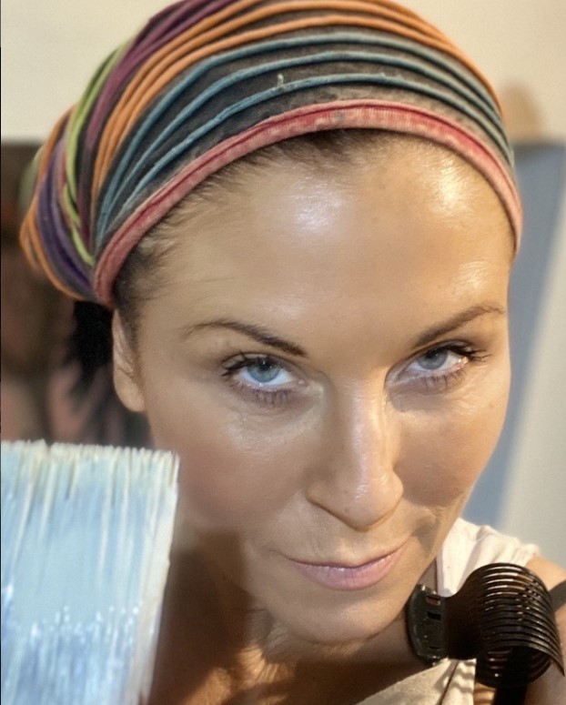 Atriz embriagada é presa depois de ser expulsa de boate e agredir policial 1 Atriz Jesse Wallace (Imagem Instagram)
