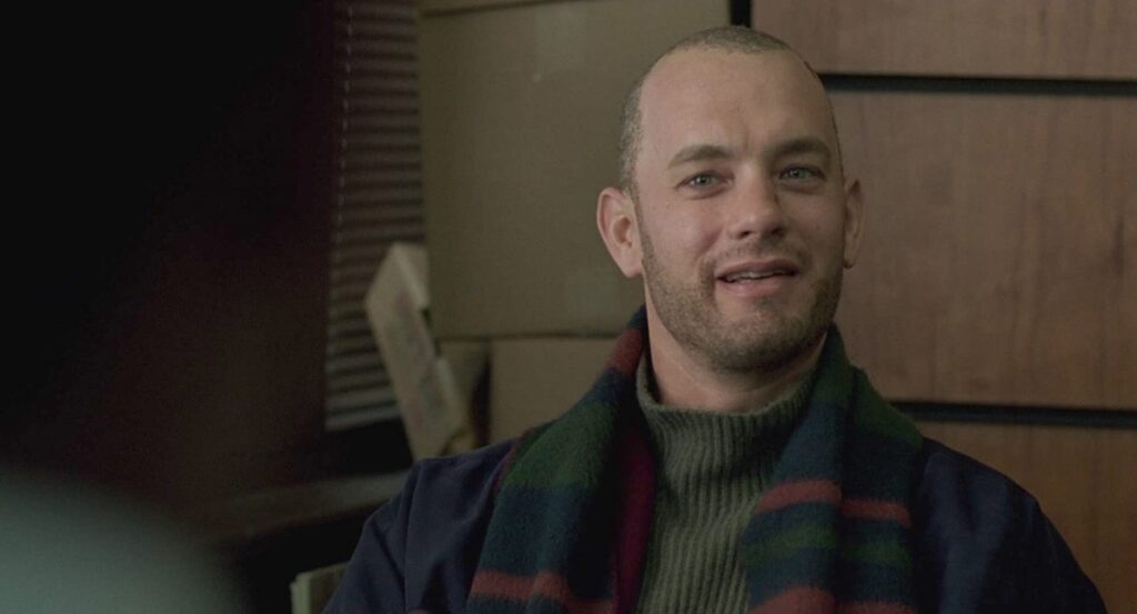 Tom Hanks explica porque não vai mais interpretar personagens gays no cinema Tom Hanks como Andrew Beckett em Filadélfia (Reprodução)