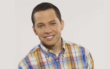 Jon Cryer como Alan de Dois Homens e Meio Reproducao Twitter 1