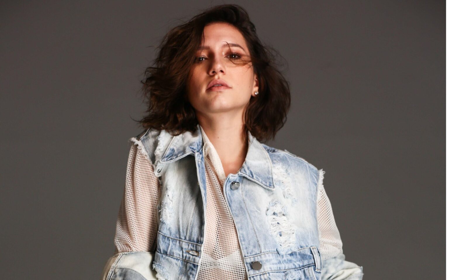 Atriz ressalta importância da produção feminina em Não Foi Minha Culpa Lorena Comparato Divulgacao 3 scaled 1