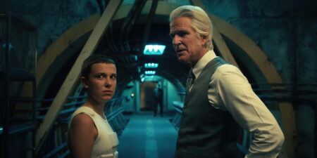 Como Millie Bobby Brown se sentiu com saída de atores de Stranger Things? Millie Bobby Brown como Onze e Matthew Modine como Dr. Martin Brenner em STRANGER THINGS