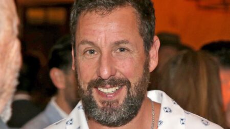 Sem Oscar, Adam Sandler é coroado com prêmio inusitado Adam Sandler no lançamento de Arremessando Alto