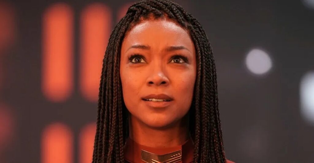 Atriz promete momentos inesperados na 5ª temporada de Star Trek: Discovery Sonequa Martin-Green como Michael Burnham em Stra Trek: Discovery (Reprodução / Paramount+)