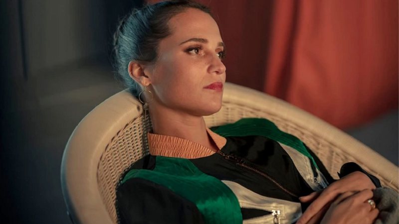 alicivikander em irma vep foto divulgacao hbo widelg