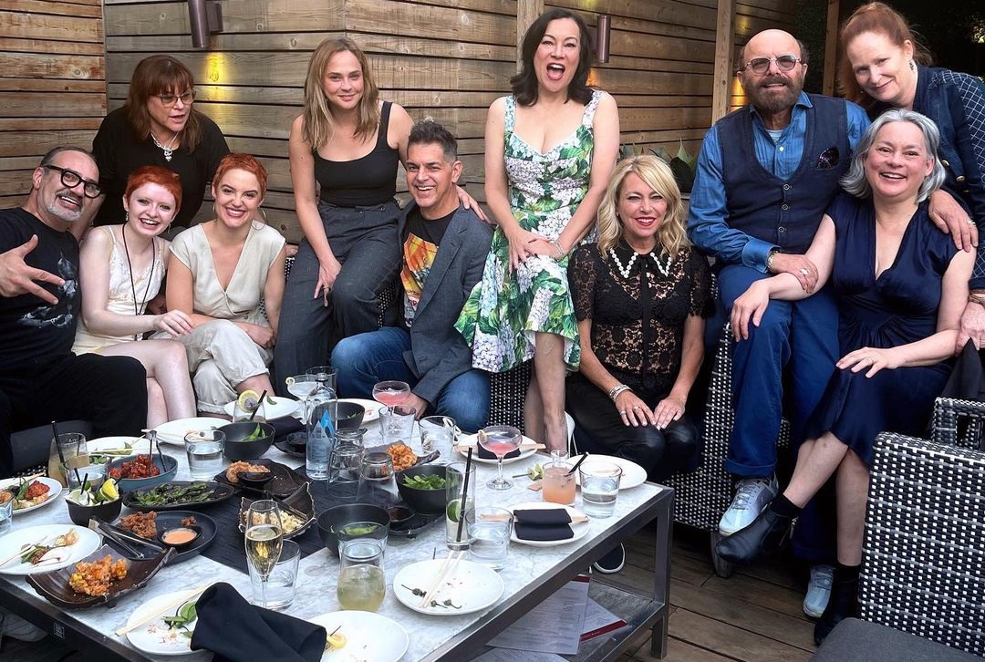 Artista de O Mundo Sombrio de Sabrina entra em nova temporada de Chucky 1 Elenco de Chucky (Reprodução/Instagram)