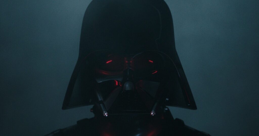 Ator paralisa set de filmagens ao aparecer vestido de Darth Vader Darth Vader em Obi-Wan Kenobi (Reprodução / Disney+)