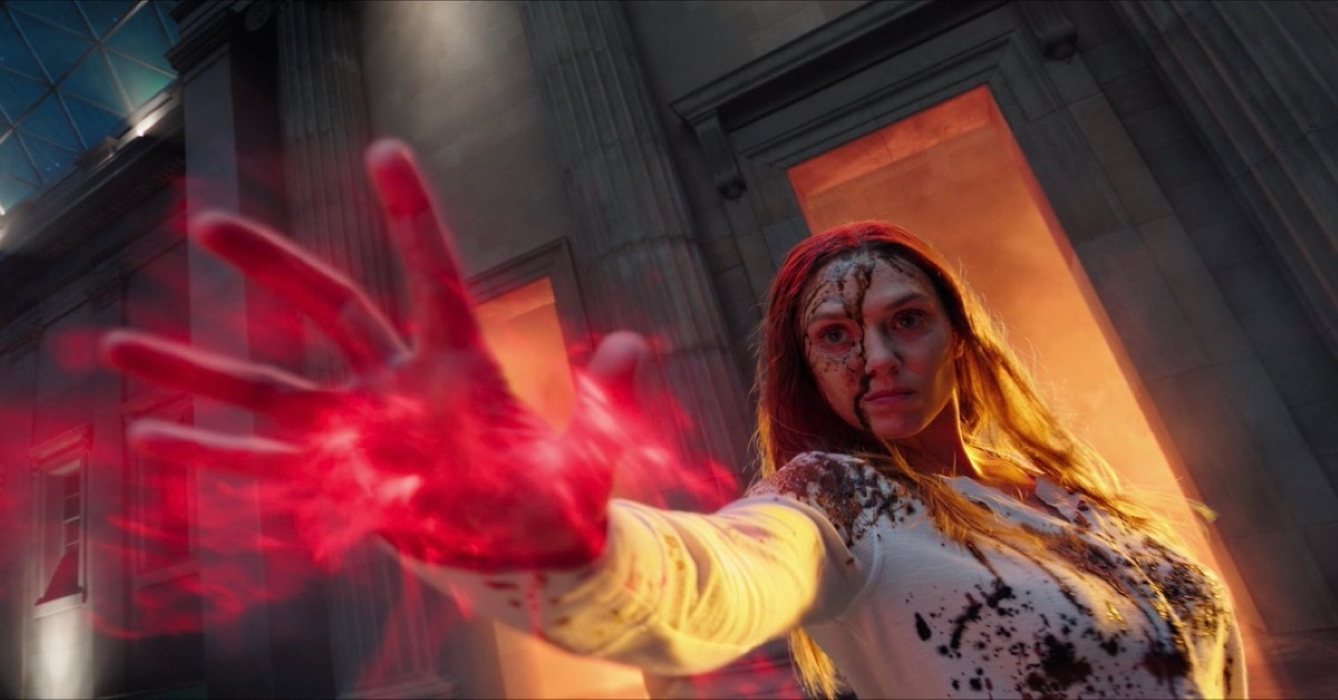 Francis Ford Coppola estoura orçamento e pode perder filme 2 Elizabeth Olsen como Wanda Maximoff em Doutor Estranho no Multiverso da Loucura (Reprodução / Marvel)