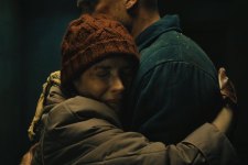 Winona Ryder é Joyce e David Harbour é Hopper em Stranger Things (Reprodução/Netflix)