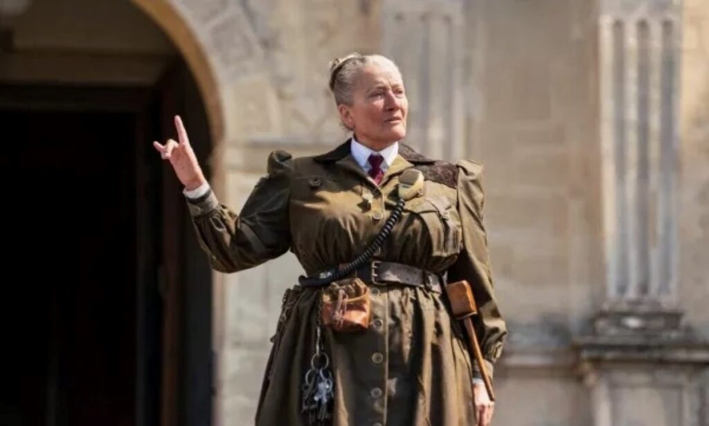 Emma Thompson como Trunchbull em Matilda: O Musical (Reprodução)