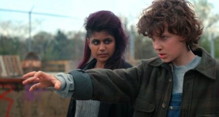 Poderes de Kali em Stranger Things 2 podem criar um furo no roteiro (ou explicar outro) Oito e Onze em Stranger Things (Reprodução)