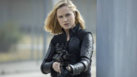 Evan Rachel Wood como Dolores em Westworld