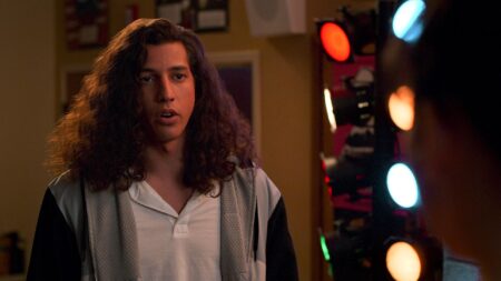 Benjamin Norris como Trent em Eu Nunca...