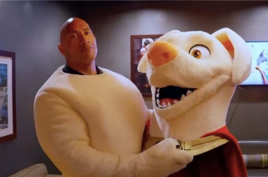 Dwayne Johnson leva plateia de cinema à loucura ao aparecer de surpresa vestido de cachorro 1 Captura de tela 2022 07 27 090404