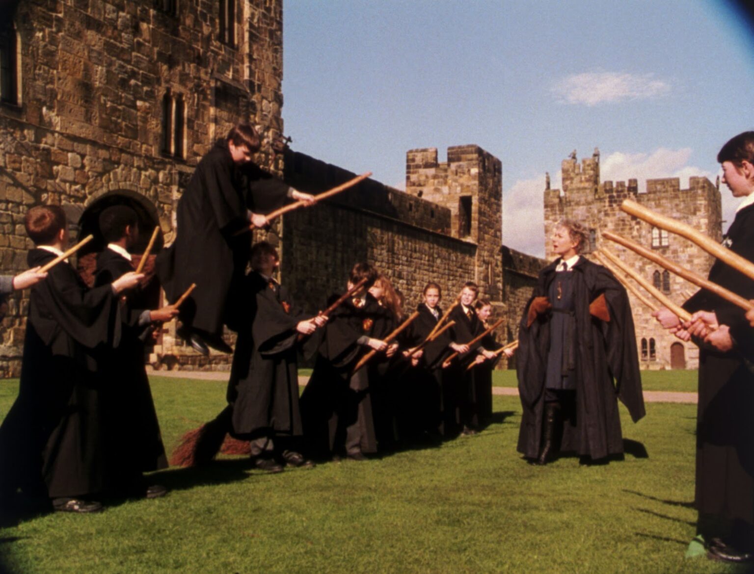Harry Potter | Você conhece outras escolas de Magia e Bruxaria além de Hogwarts? Cena de Harry Potter e a Pedra Filosofal Reproducao