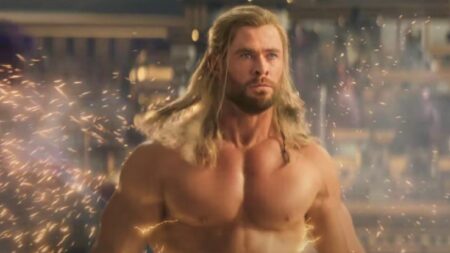 Chris Hemsworth em Thor: Amor e Trovão