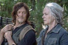 Daryl (Norman Reedus) e Carol (Melissa McBride) em The Walking Dead (Reprodução)
