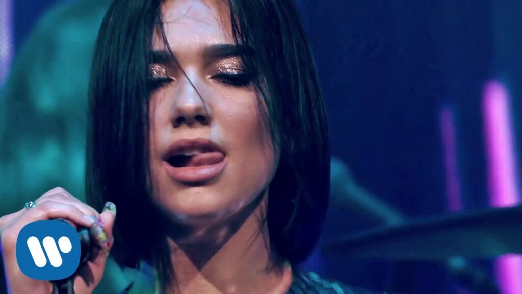 Dua Lipa será a estrela de novo filme da DC, afirma Insider Dua Lipa em clipe de Want To Reproducao YouTube