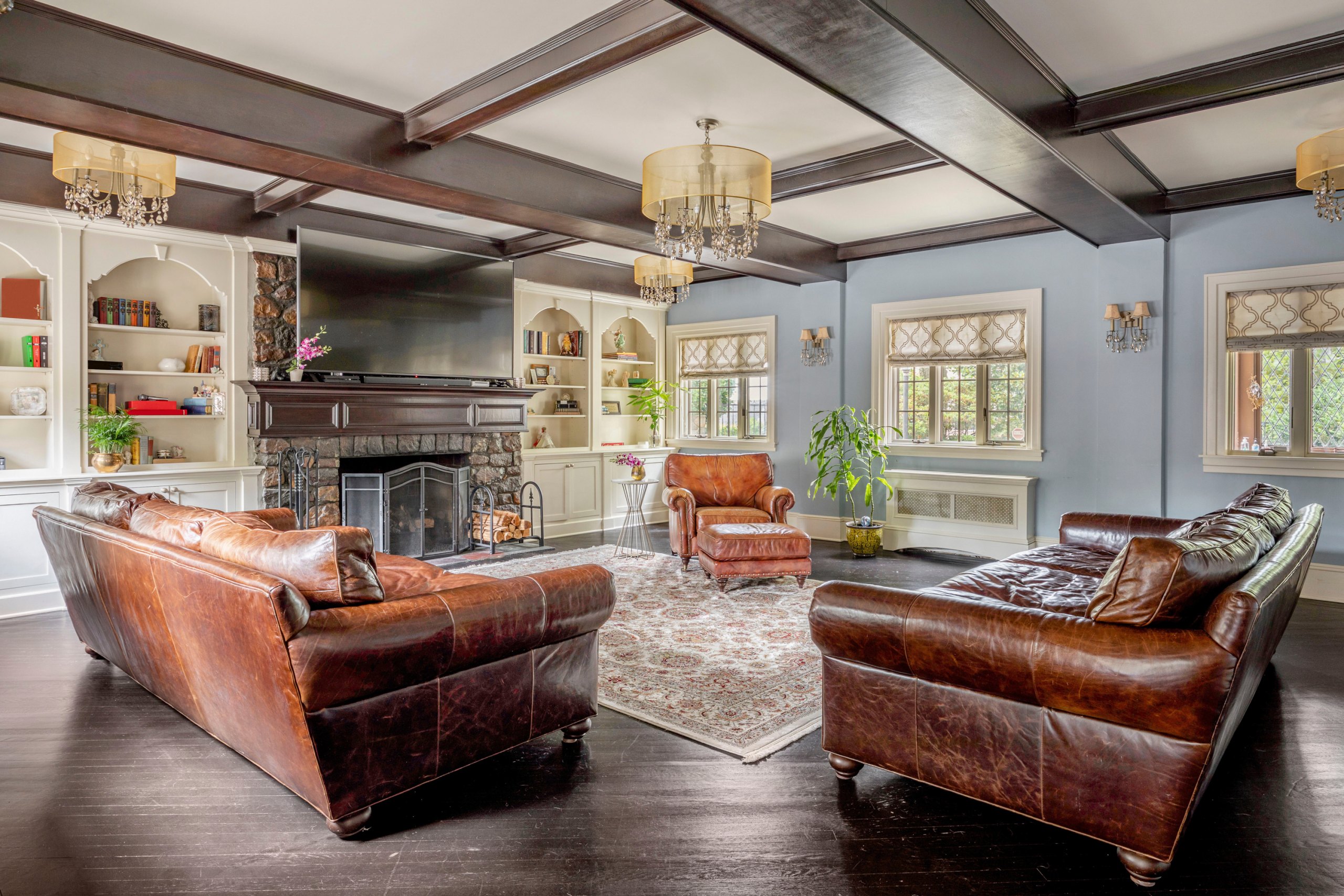 Mansão de O Poderoso Chefão vai parar no Airbnb; entenda 2 Mansão de Staten Island, utilizada nas gravações de O Poderoso Chefão