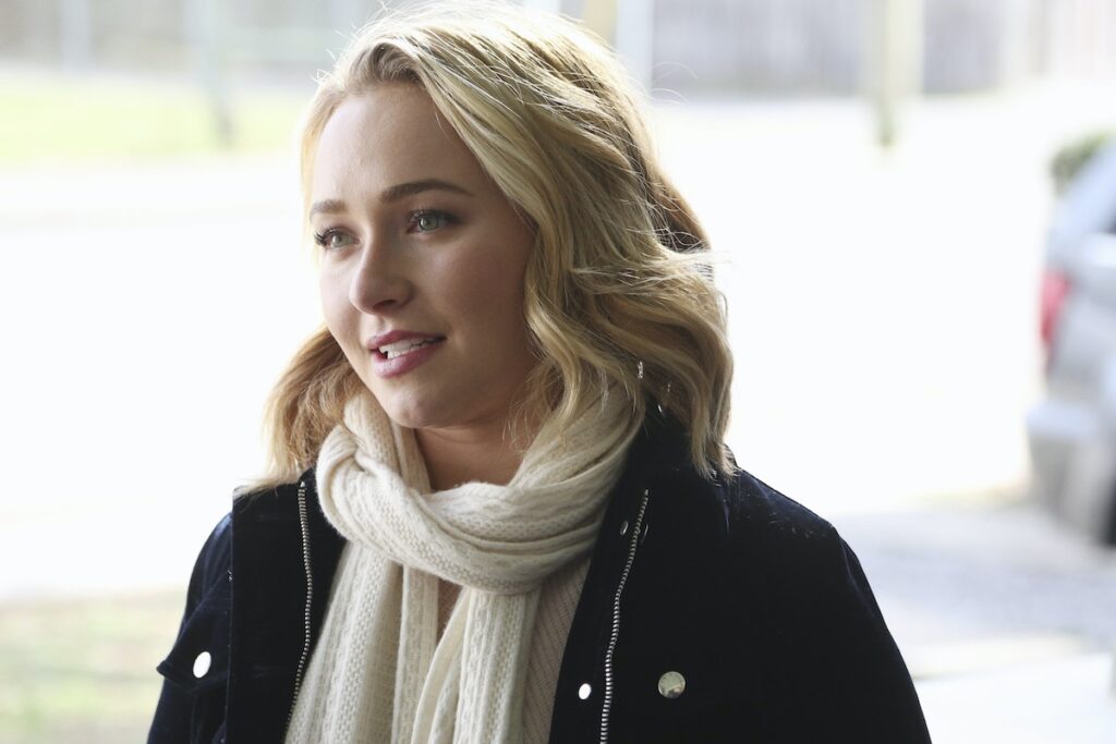 Estrela de Heroes desabafa sobre sumiço da TV: “Alcoolismo e depressão pós-parto” Hayden Panettiere como Juliette Barnes em Nashville (Reprodução)