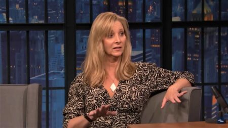 Lisa Kudrow defende criadores de Friends da falta de diversidade na série Lisa Kudrow durante participação no Programa de Seth Meyers