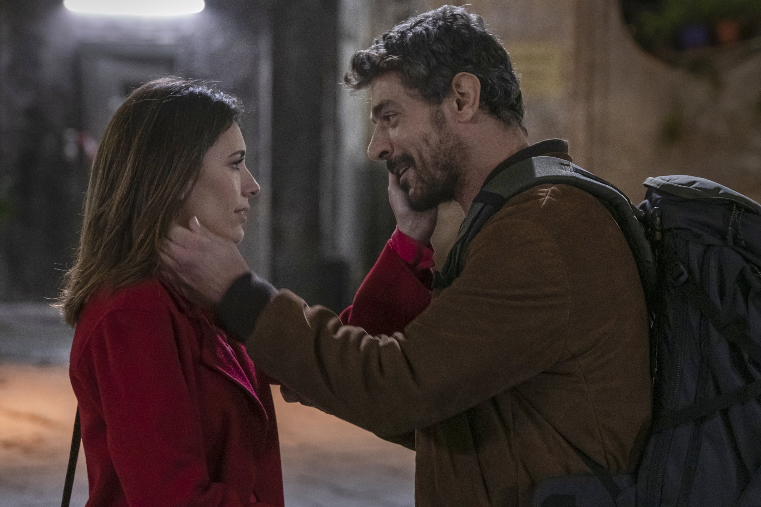 Conheça Mina Settembre, a nova série do Sony Channel 3 GiusepGiuseppe Zeno como Domenico Gambardella e Serena Rossi como Mina Settembre em Mina Settembre pe Zeno e Serena Rossi como Mina Settembre em Mina Settembre