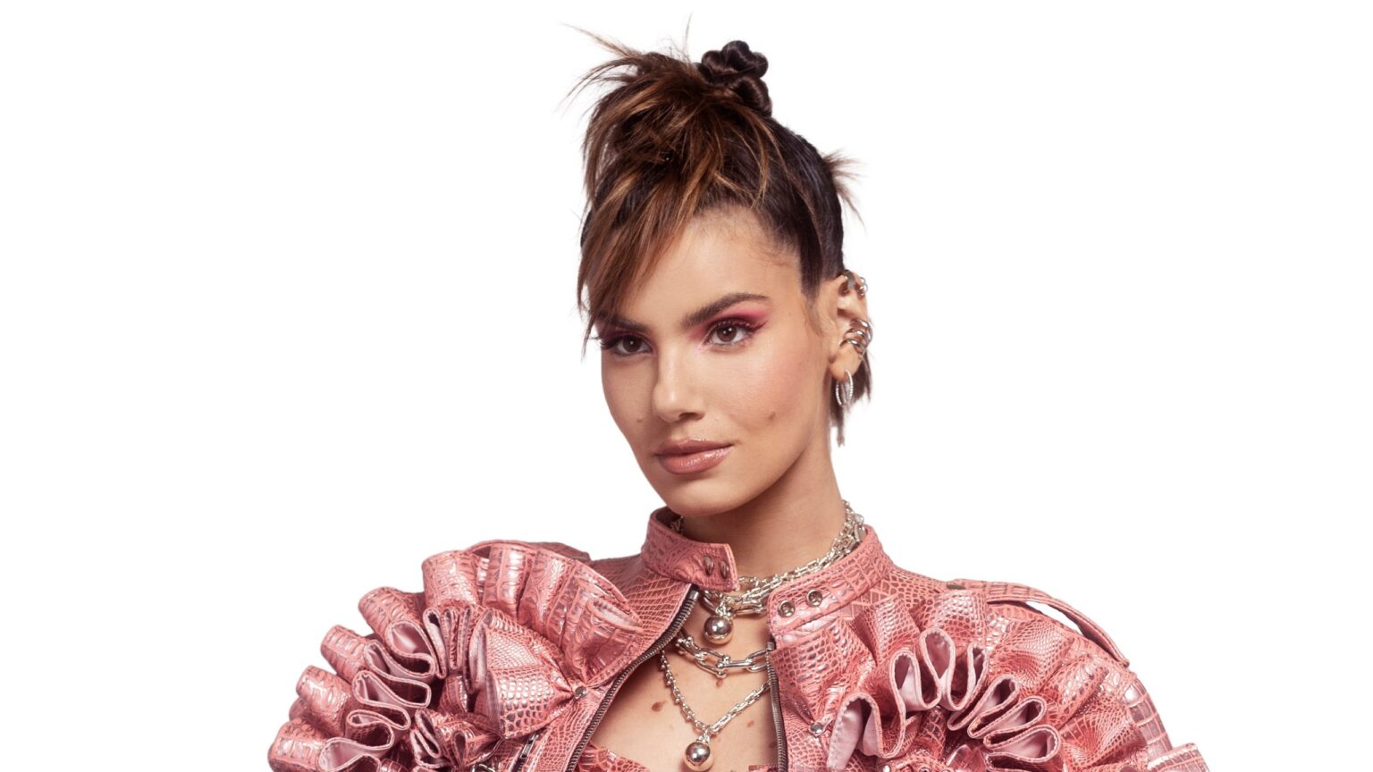 Camila Queiroz apresentará o MIAM MTV 2022