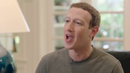 A Rede Social 2: Saiba quem é o favorito para interpretar Mark Zuckerberg Mark Zuckeberg durante entrevista