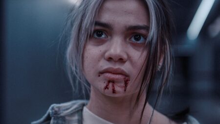Siena Agudong como a jovem Billie