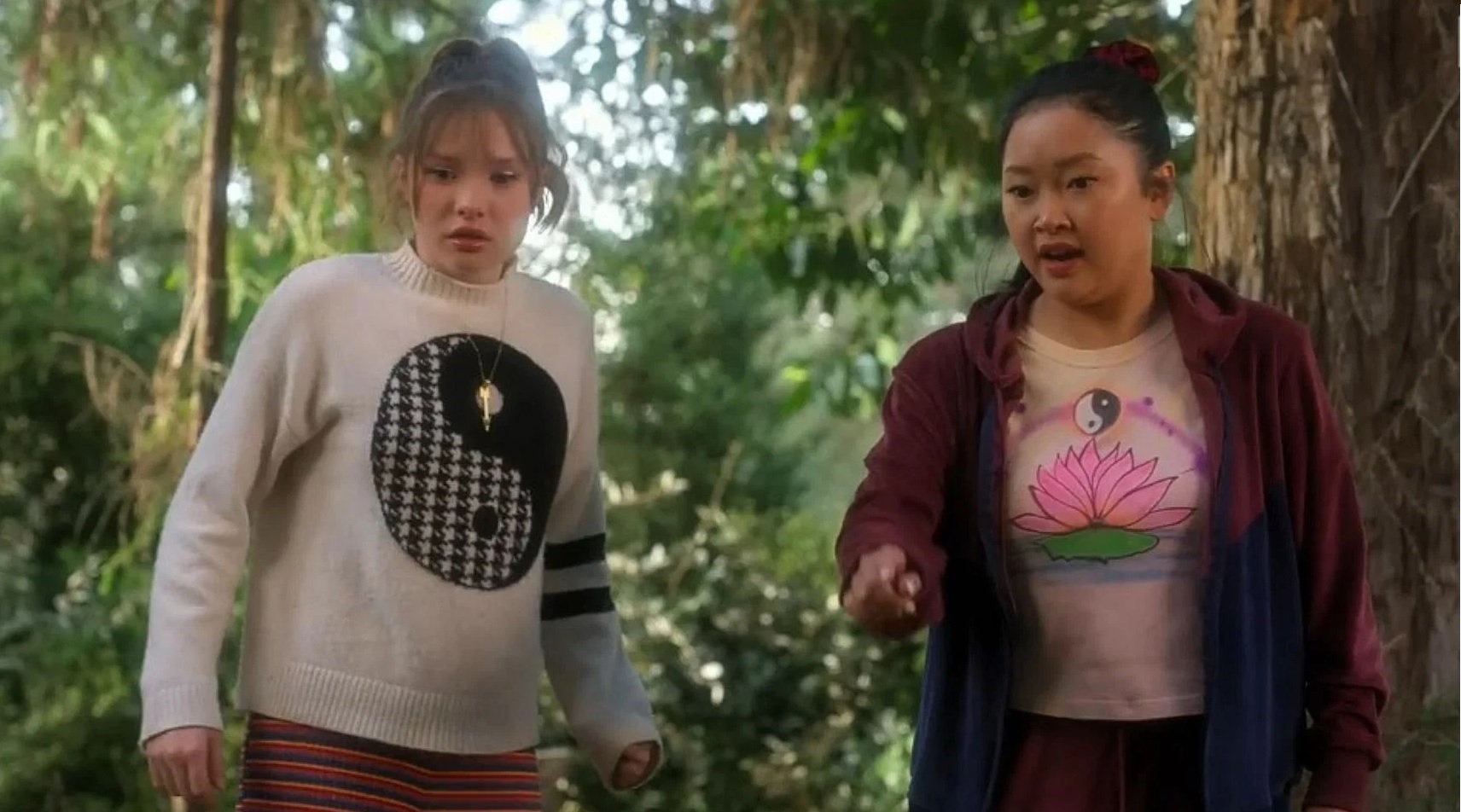 CRÍTICA: Boo, Bitch é boba, cheia de clichês e facilmente esquecível 2 Zoe Colletti e Lana Condor em cena de Boo Bitch Reproducao Youtube