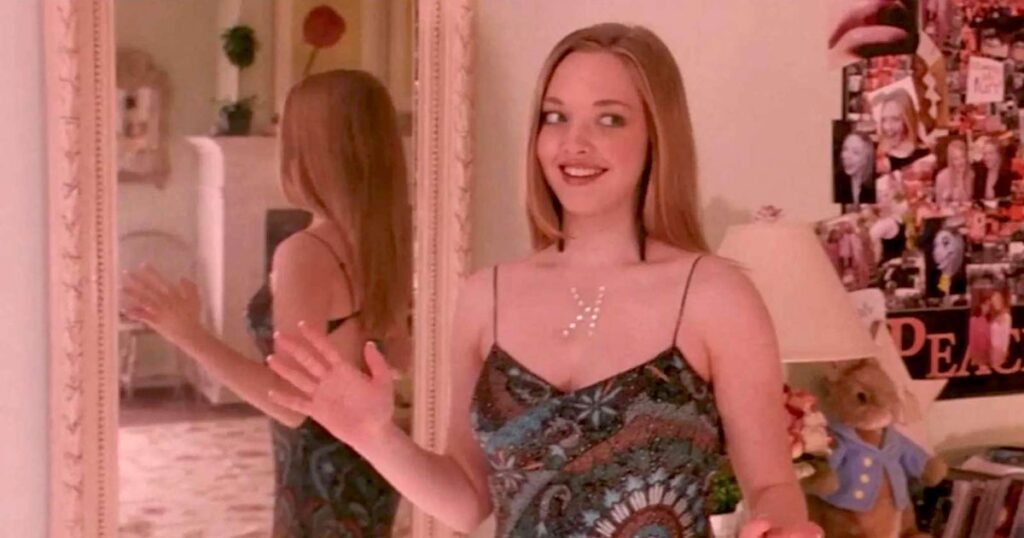 Amanda Seyfried descarta Mamma Mia 3 e estrelará clássico com Evan Rachel Wood Amanda Seyfried é Karen Smith em Meninas Malvadas (Reprodução)