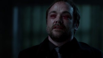 Mark Sheppard é Crowley em Supernatural (Reprodução/CW)