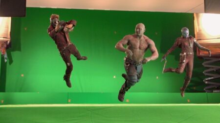 Chris Pratt, Dave Bautista e Zoë Saldaña nos sets de Guardiões da Galáxia